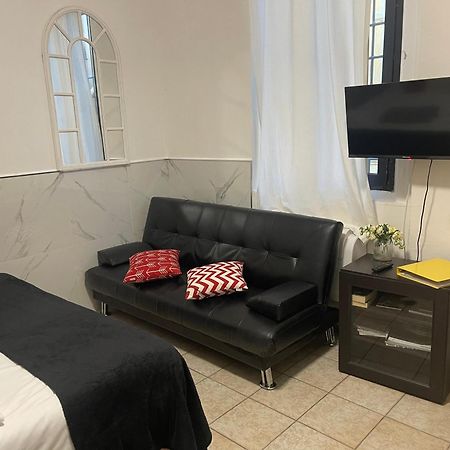 1-Tourist House Bologna-Cefalonia - Self Check-In Екстериор снимка